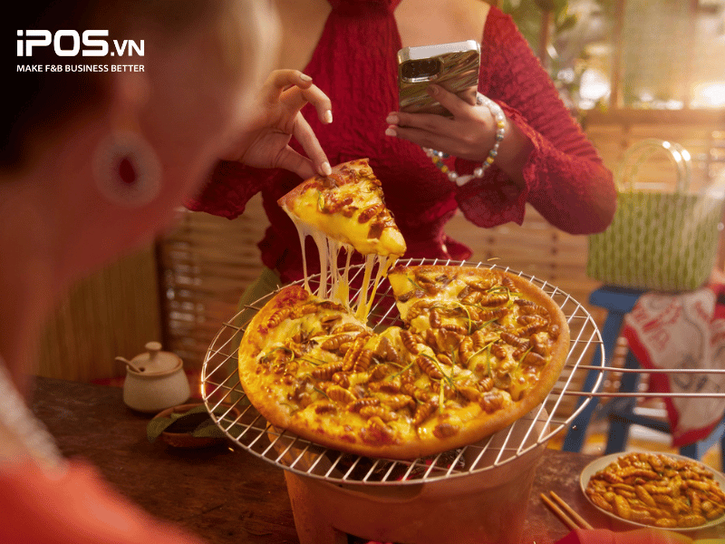 Jollibee, KFC, McDonald's cạnh tranh