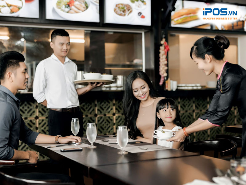 Đánh giá lại tình hình hoạt động của bộ máy nhân sự trong nhà hàng