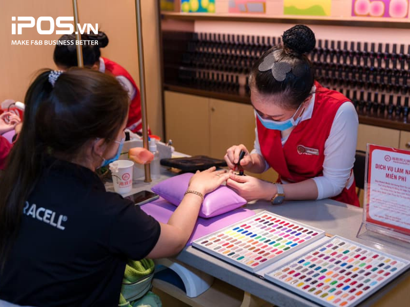 Haidilao cung cấp nhiều dịch vụ miễn phí được giới trẻ yêu thích