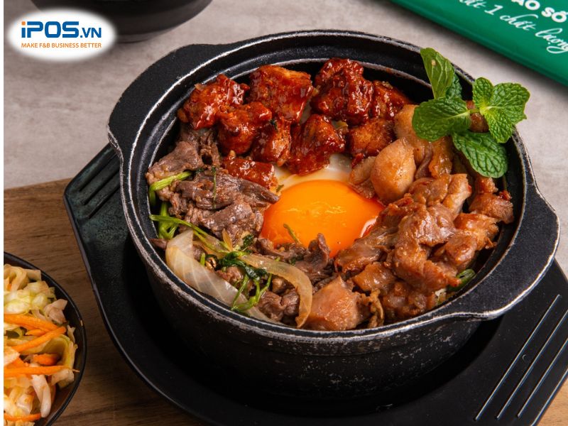 Cơm Thố Bách Khoa là một trong những quán ăn ngon quận Hai Bà Trưng rất quen thuộc với sinh viên Bách - Kinh - Xây.