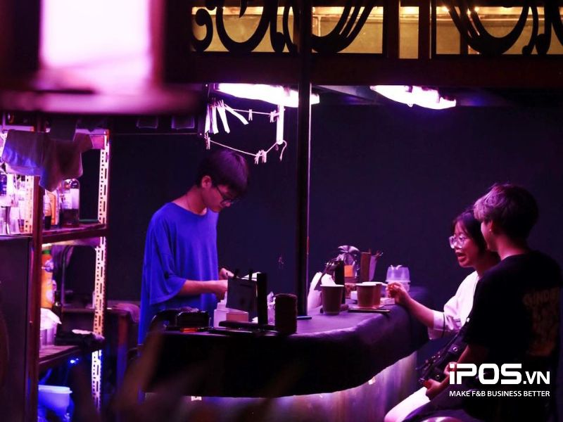 Chân Chạm Cát là quán cafe mở 24/24 mới ra mắt năm 2023. 