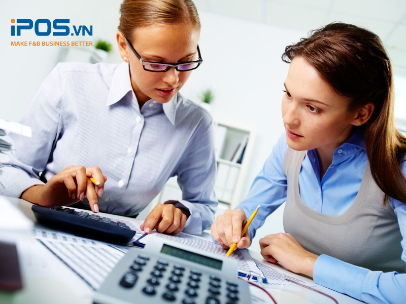 Kế toán cần đối soát doanh thu với thu ngân để quản lý dòng tiền chặt chẽ