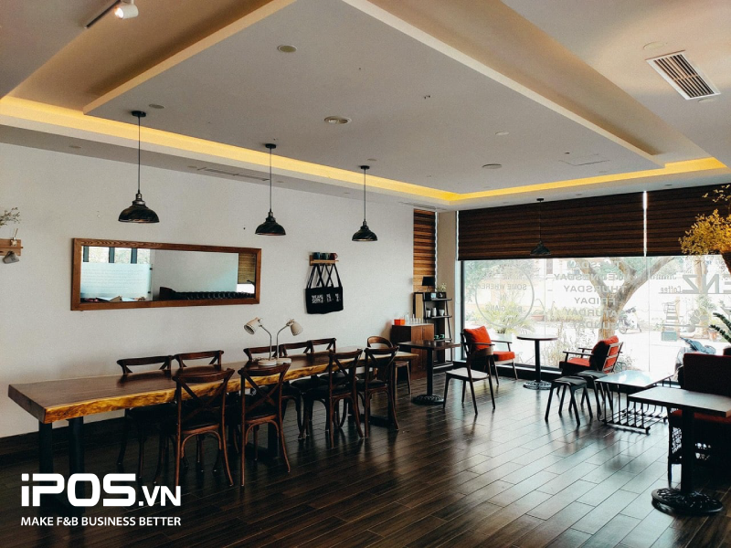 Sắp xếp cơ cấu bàn ghế phải đảm bảo hai yếu tố: tối ưu chỗ ngồi và đưa đến trải nghiệm tốt